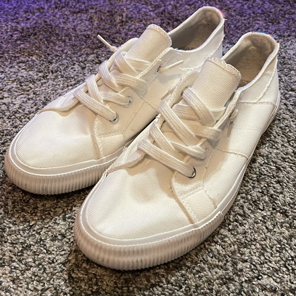 Tommy Bahama Knit Fashion Sneakers